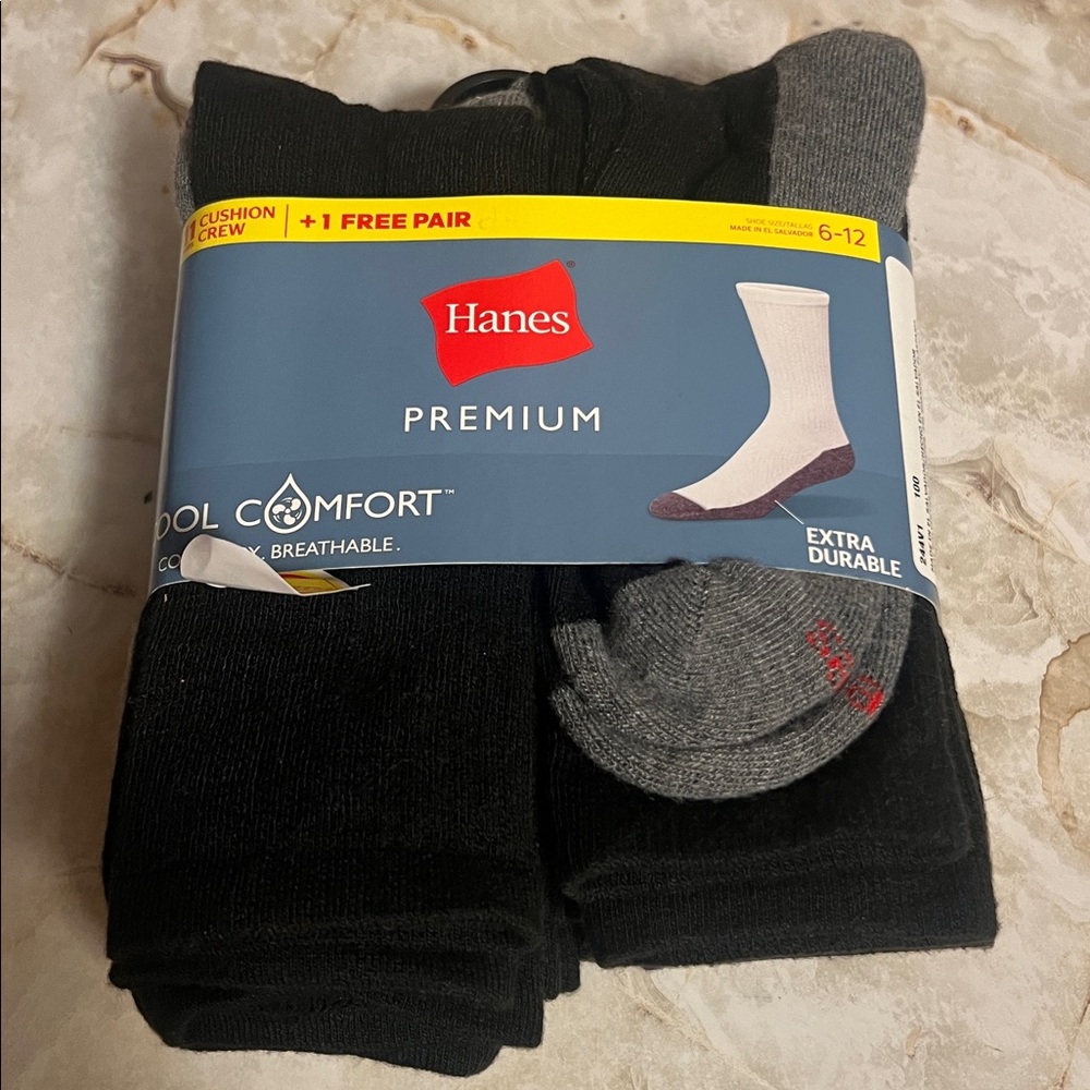 11 Pair Hanes Cushion Crew Value Pack  6-12 Black Cool Comfort Socks